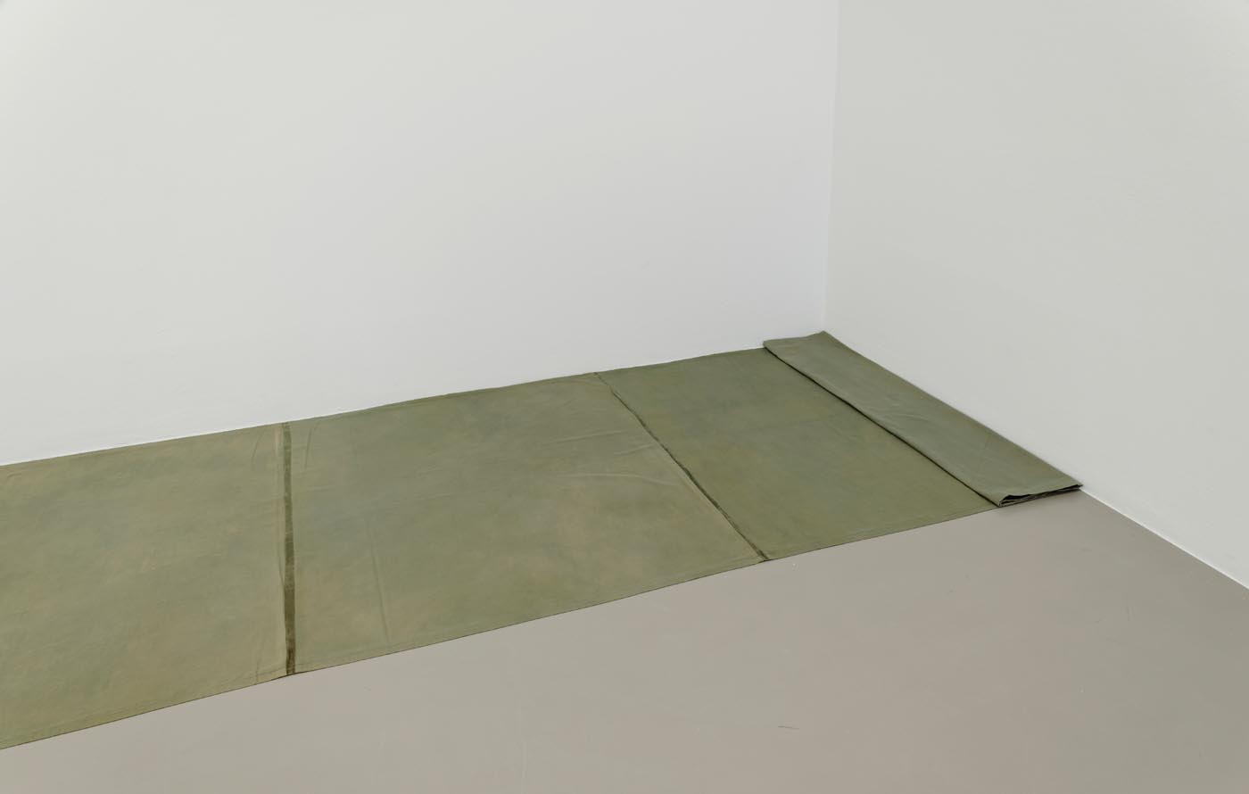 <p><em>Sidewalk cover (Chicago Version)</em>, 1998, Helen Mirra. Courtesy: Galerie Nordenhake, Berlin/Stockholm/Mexico.</p>